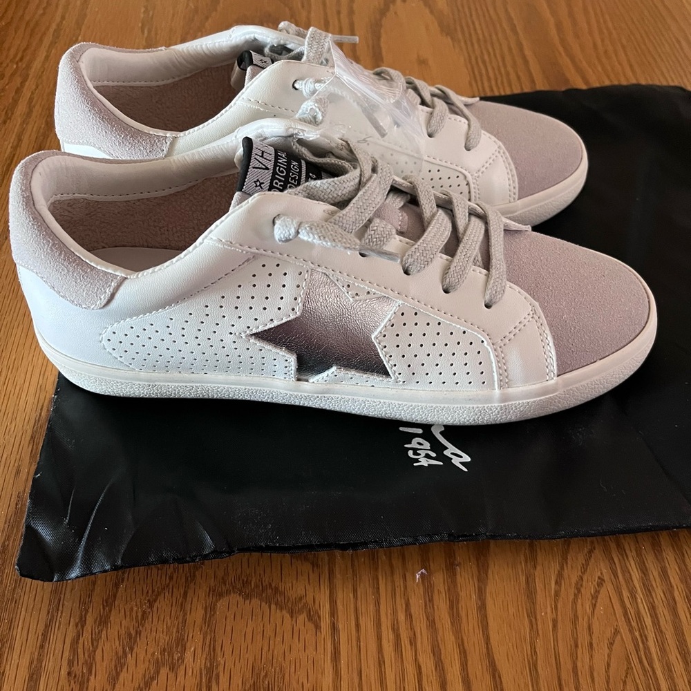 Vintage Havana sneakers. Size 9. NWT
